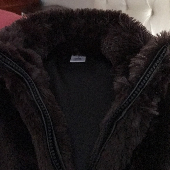 Faux Fur Vest - Picture 2 of 3